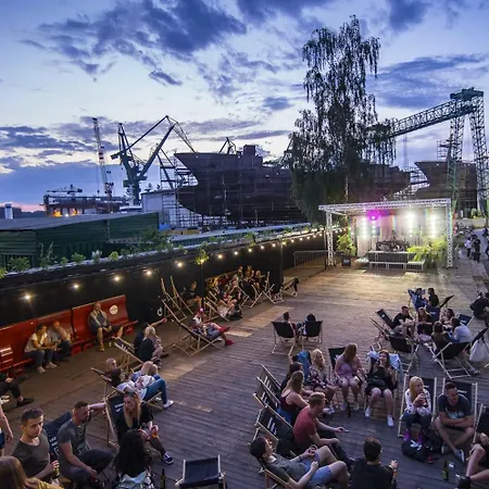 Via Deluxe Apartman *